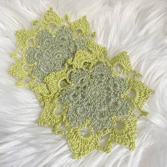 Green Floral Crochet Coasters Set of 2 - Picture 2 of 3